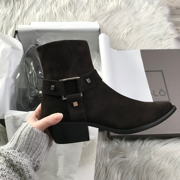 Elegant Brown Ankle Boots - Picture 1 of 5